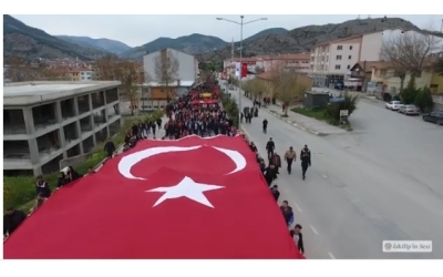 BAYRAK YÜRÜYÜŞÜ